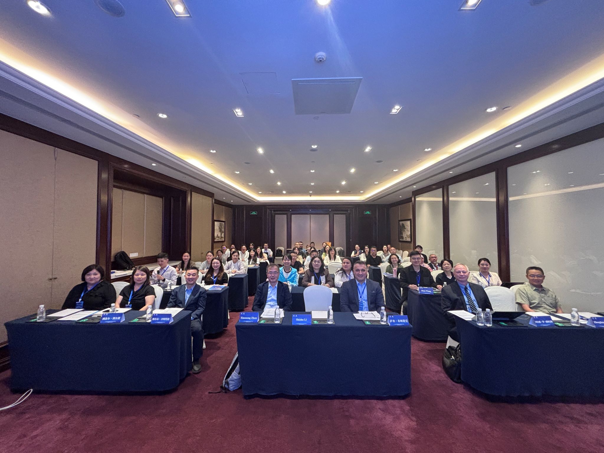 会议照片2.jpg